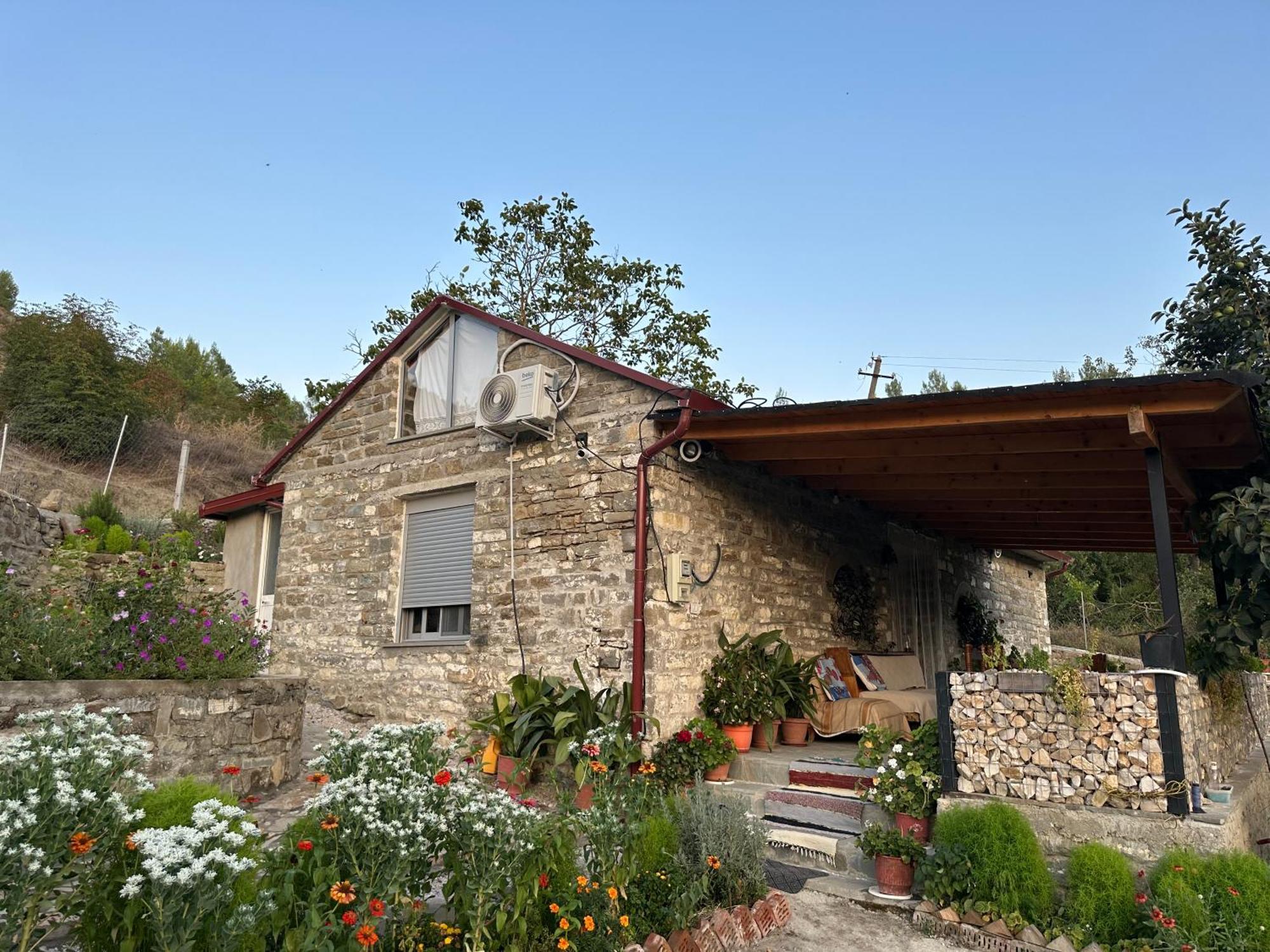Stone House Villa Kelcyre ภายนอก รูปภาพ